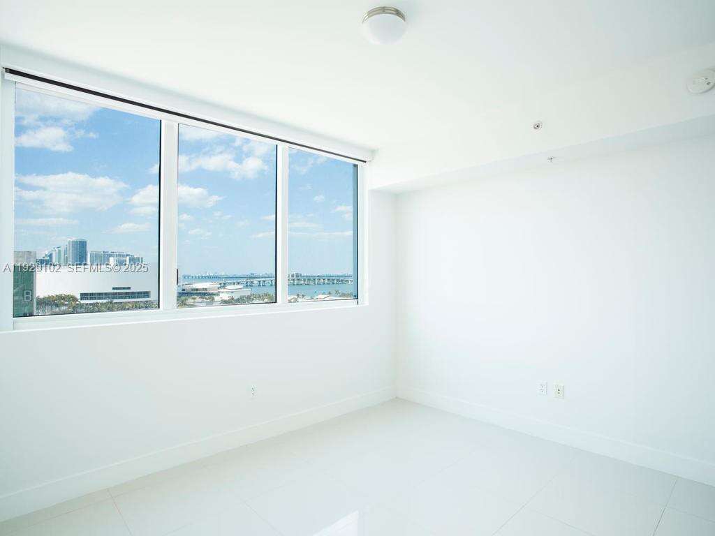 Vizcayne North at 244 Biscayne Blvd, Miami, FL 33132 - For Rent photo 11