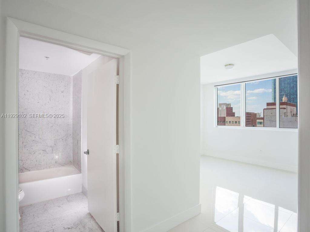 Vizcayne North at 244 Biscayne Blvd, Miami, FL 33132 - For Rent photo 12