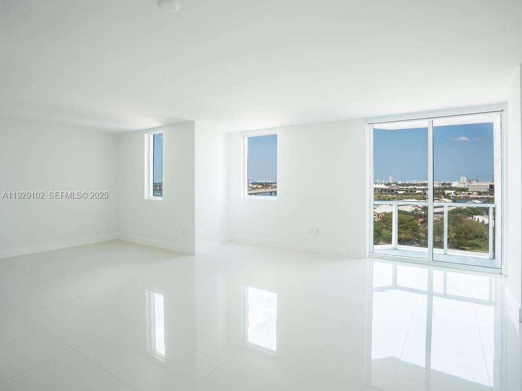 Vizcayne North at 244 Biscayne Blvd, Miami, FL 33132 - For Rent photo 3