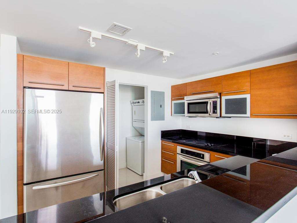 Vizcayne North at 244 Biscayne Blvd, Miami, FL 33132 - For Rent photo 5