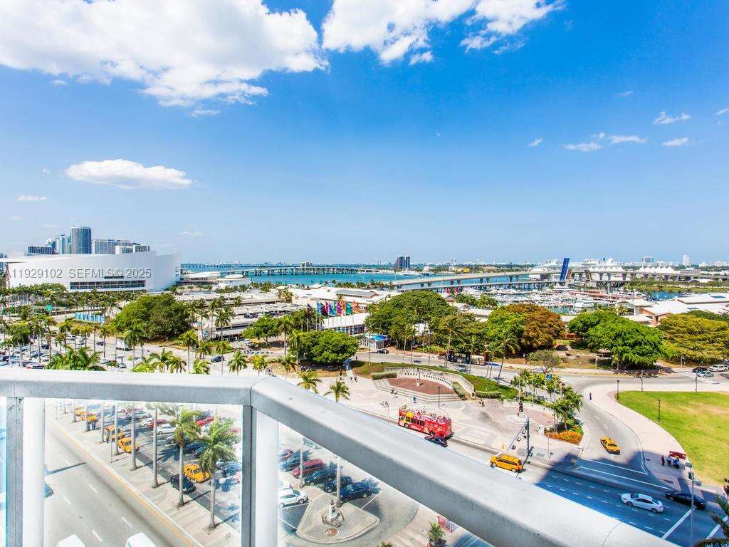 Vizcayne North at 244 Biscayne Blvd, Miami, FL 33132 - For Rent photo 7