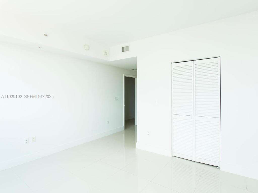 Vizcayne North at 244 Biscayne Blvd, Miami, FL 33132 - For Rent photo 9