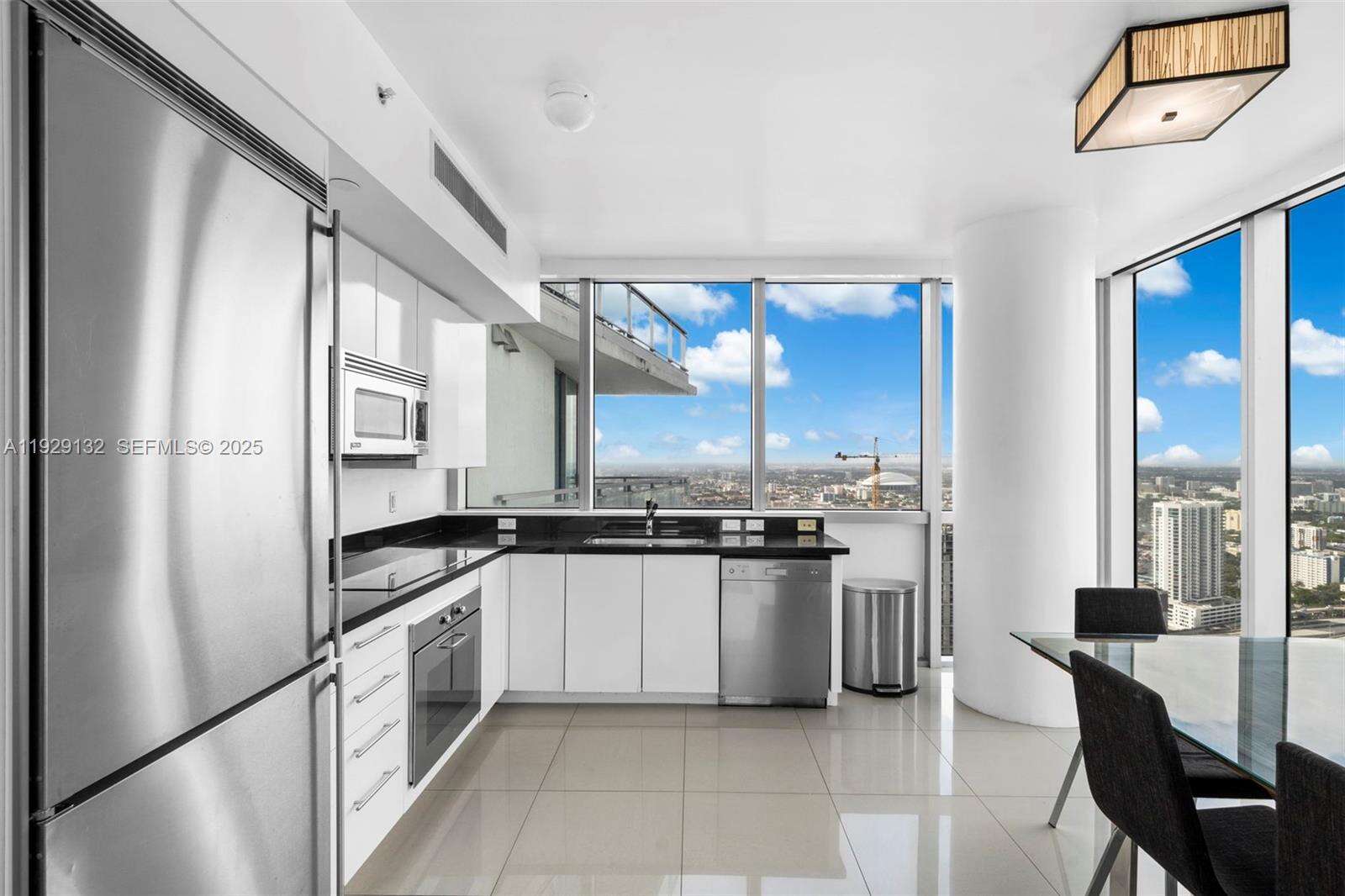 Mint at 92 3 St, Miami, FL 33130 - For Rent photo 2