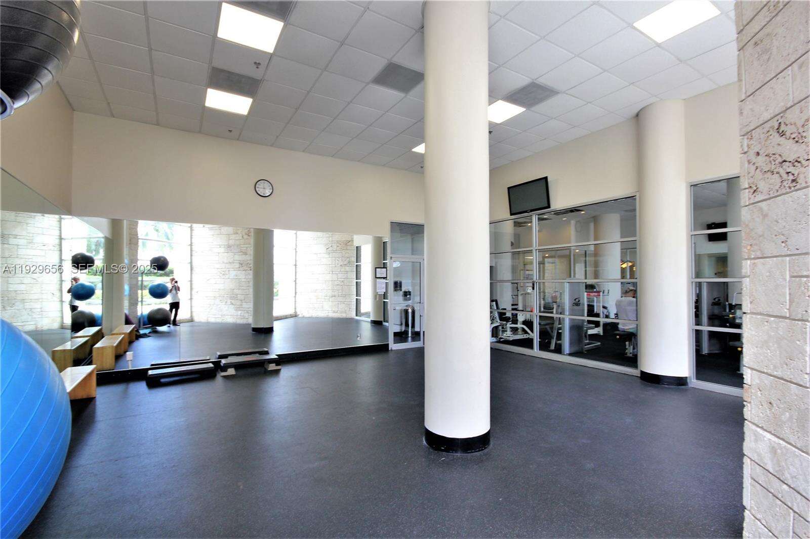 Seacoast 5151 at 5161 Collins Ave, Miami Beach, FL 33140 - For Rent photo 57