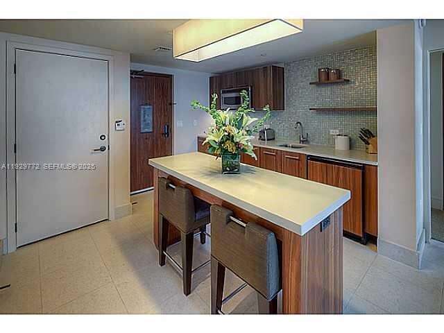 Central Carillon at 6801 Collins Ave, Miami Beach, FL 33141 - For Rent photo 21