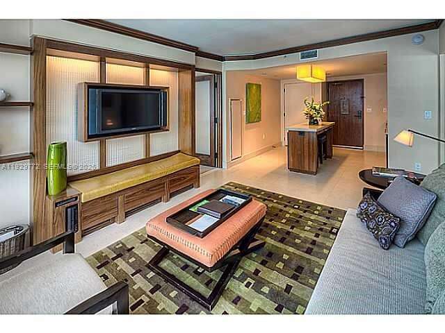 Central Carillon at 6801 Collins Ave, Miami Beach, FL 33141 - For Rent photo 23