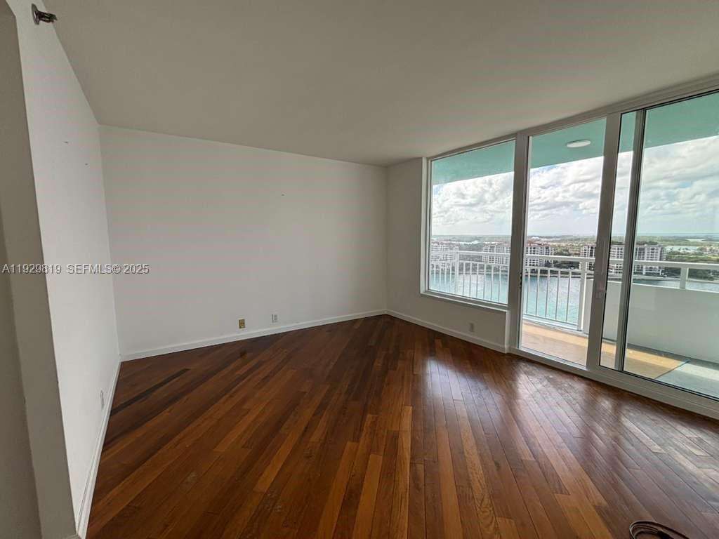 South Pointe Towers at 400 Pointe Dr, Miami Beach, FL 33139 - For Rent photo 18