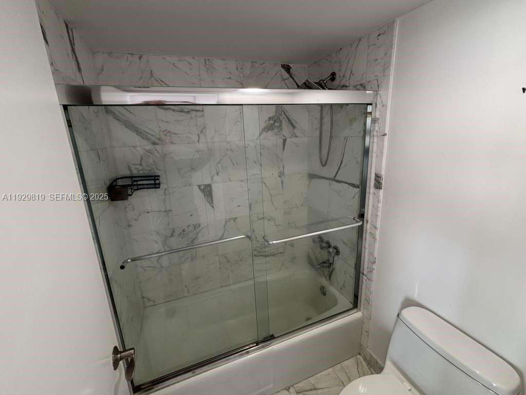 South Pointe Towers at 400 Pointe Dr, Miami Beach, FL 33139 - For Rent photo 20