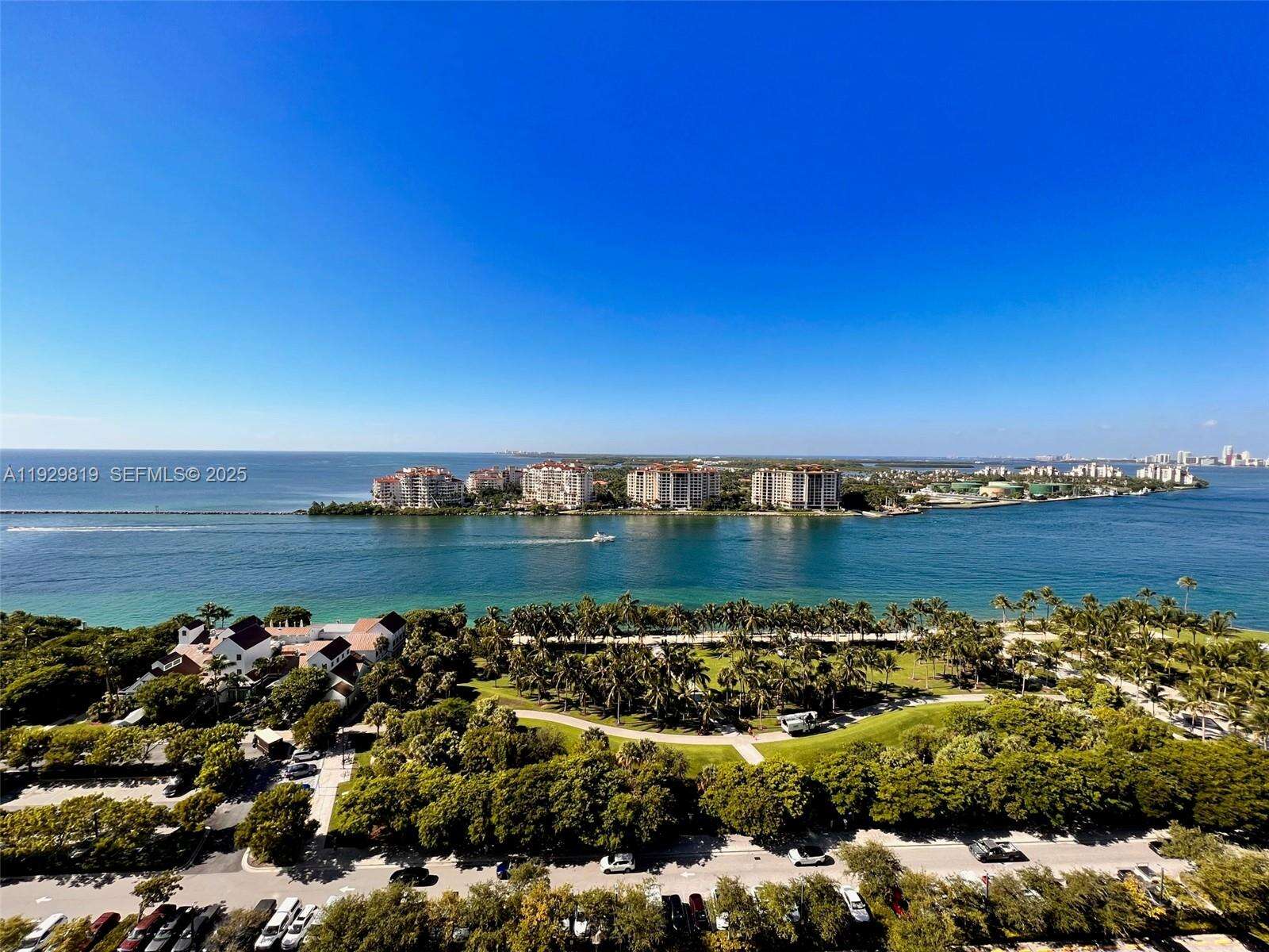 South Pointe Towers at 400 Pointe Dr, Miami Beach, FL 33139 - For Rent photo 4