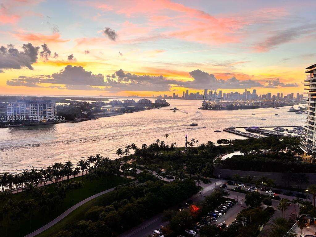 South Pointe Towers at 400 Pointe Dr, Miami Beach, FL 33139 - For Rent photo 6