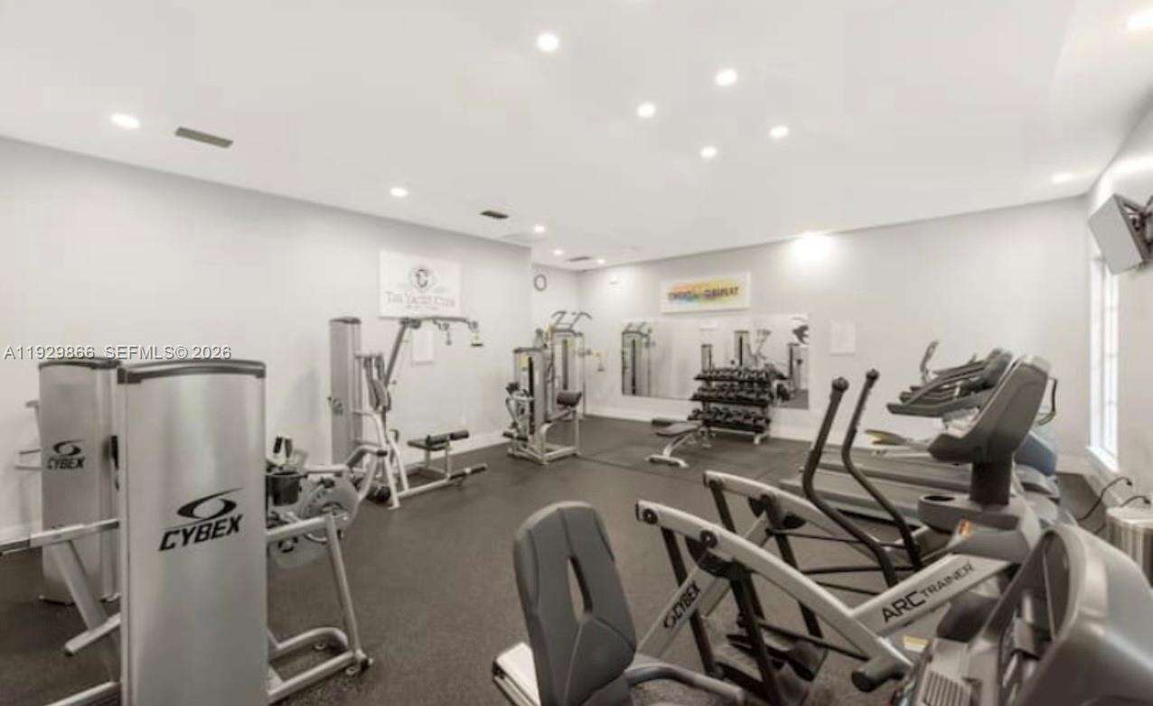 The Yacht Club At Aventura at 19601 Country Club Dr, Aventura, FL 33180 - For Rent photo 15