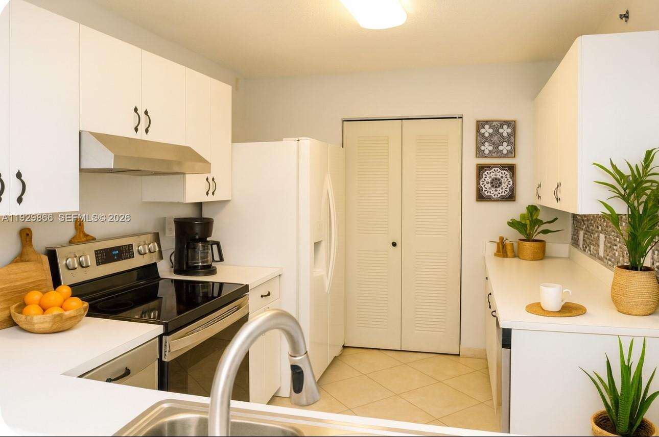 The Yacht Club At Aventura at 19601 Country Club Dr, Aventura, FL 33180 - For Rent photo 4