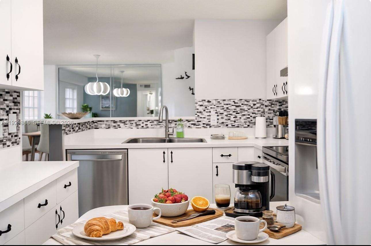 The Yacht Club At Aventura at 19601 Country Club Dr, Aventura, FL 33180 - For Rent photo 5