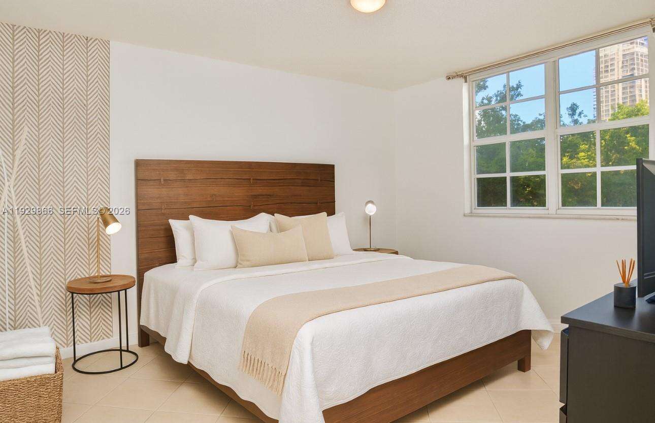 The Yacht Club At Aventura at 19601 Country Club Dr, Aventura, FL 33180 - For Rent photo 10