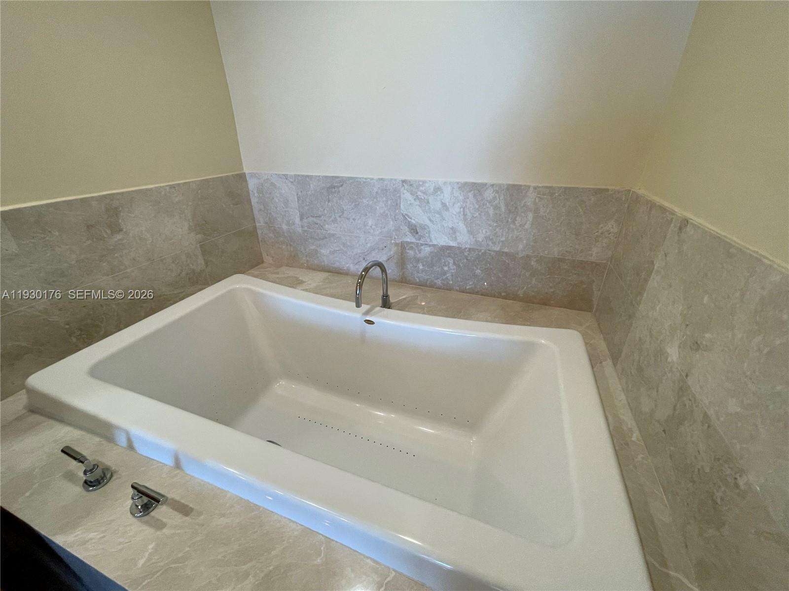 Jade Beach at 17001 Collins Ave, Sunny Isles Beach, FL 33160 - For Rent photo 10
