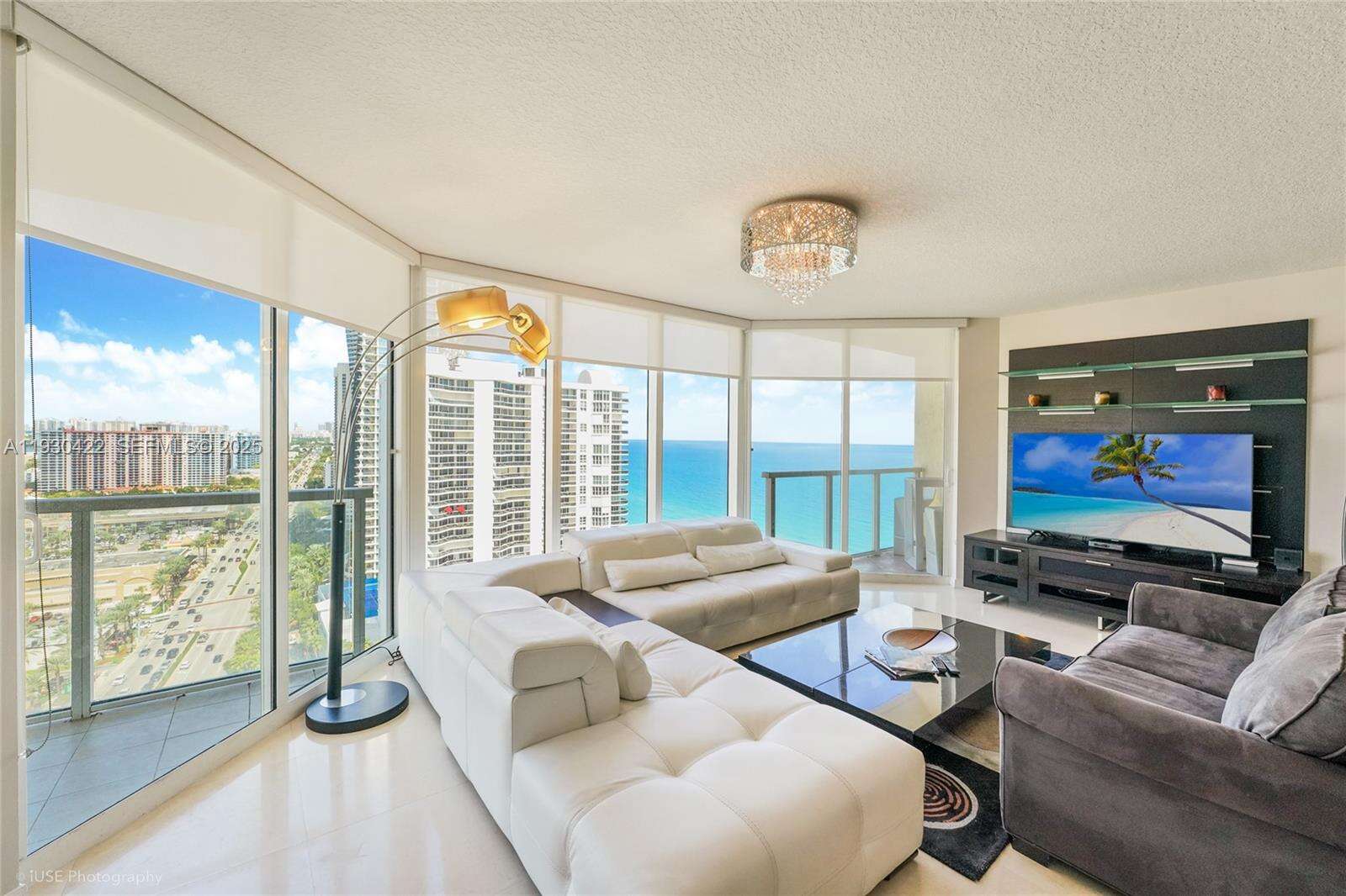 La Perla at 16699 Collins Ave, Sunny Isles Beach, FL 33160 - For Rent photo 4