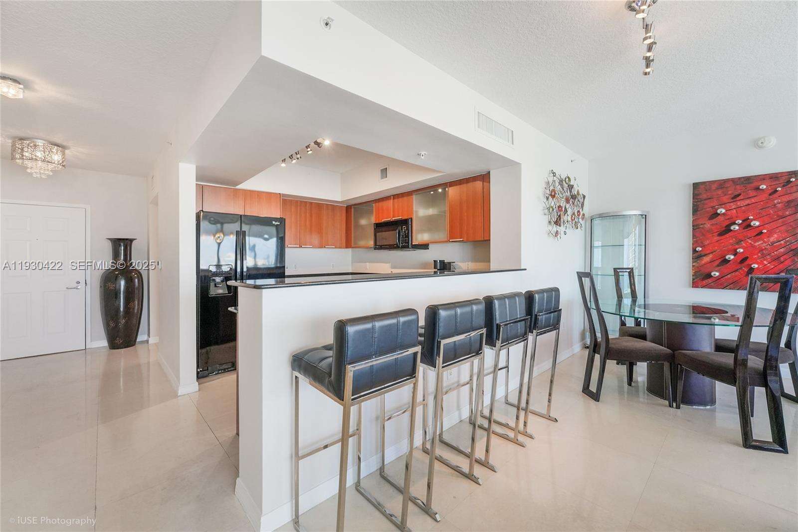 La Perla at 16699 Collins Ave, Sunny Isles Beach, FL 33160 - For Rent photo 6