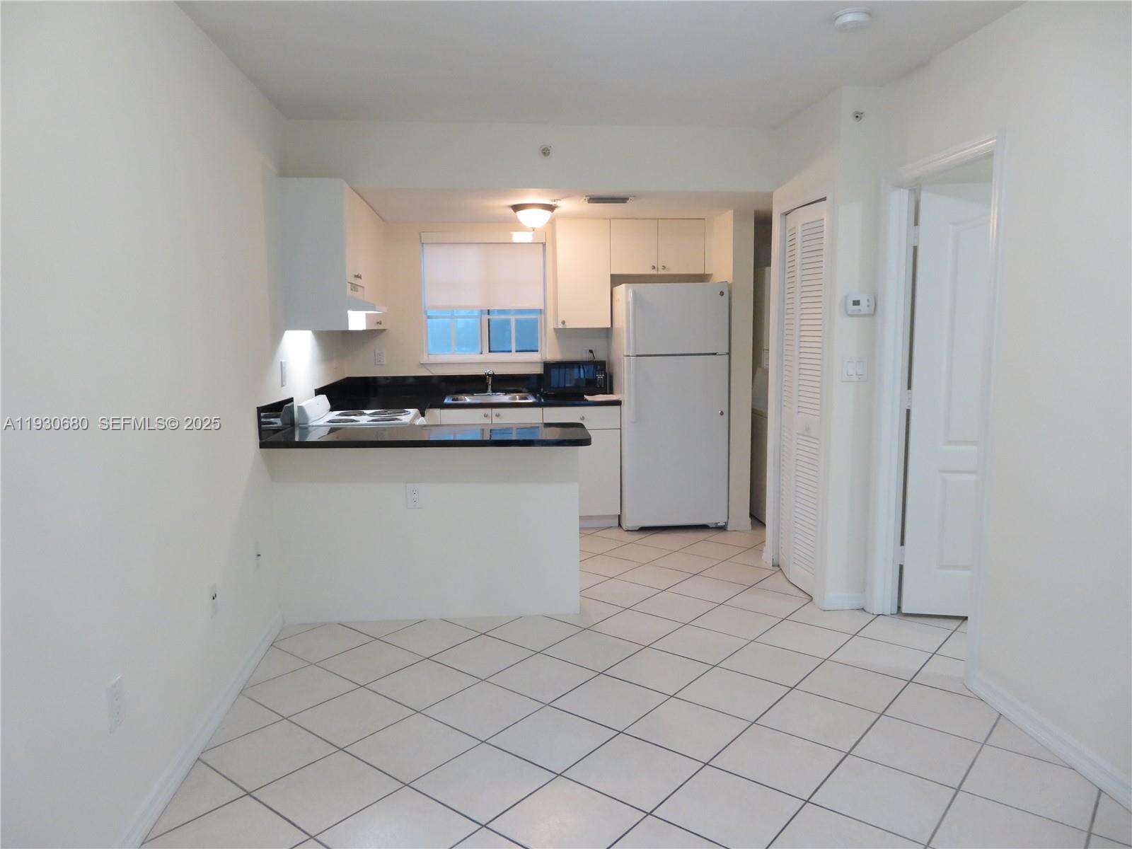 Jackson Peacocks Sub Condos for Sale & Rent | Picture 1