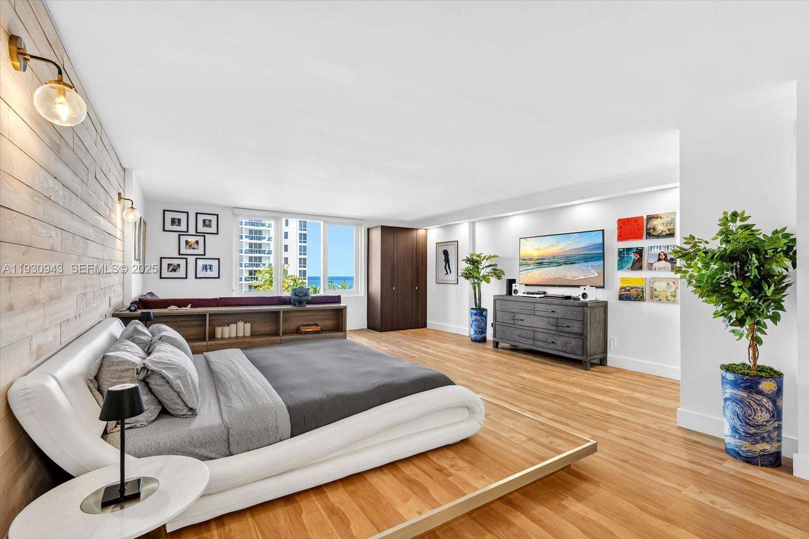 Roney Palace at 2301 Collins Ave, Miami Beach, FL 33139 - For Rent photo 1