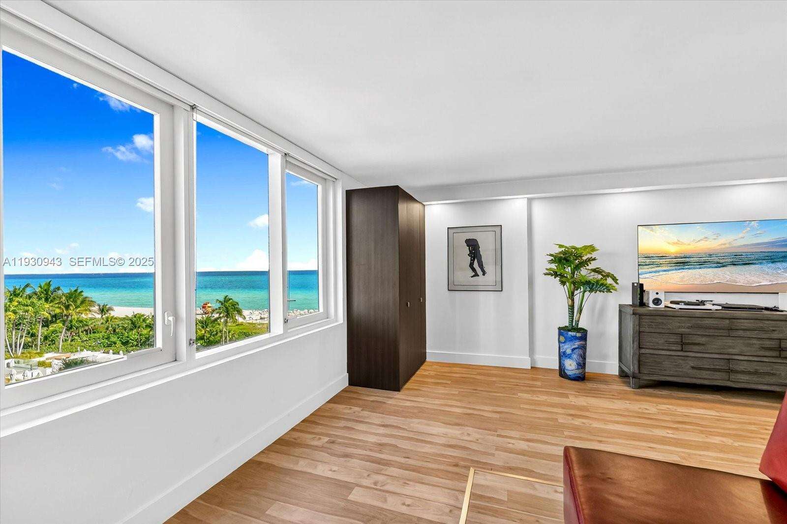 Roney Palace at 2301 Collins Ave, Miami Beach, FL 33139 - For Rent photo 3