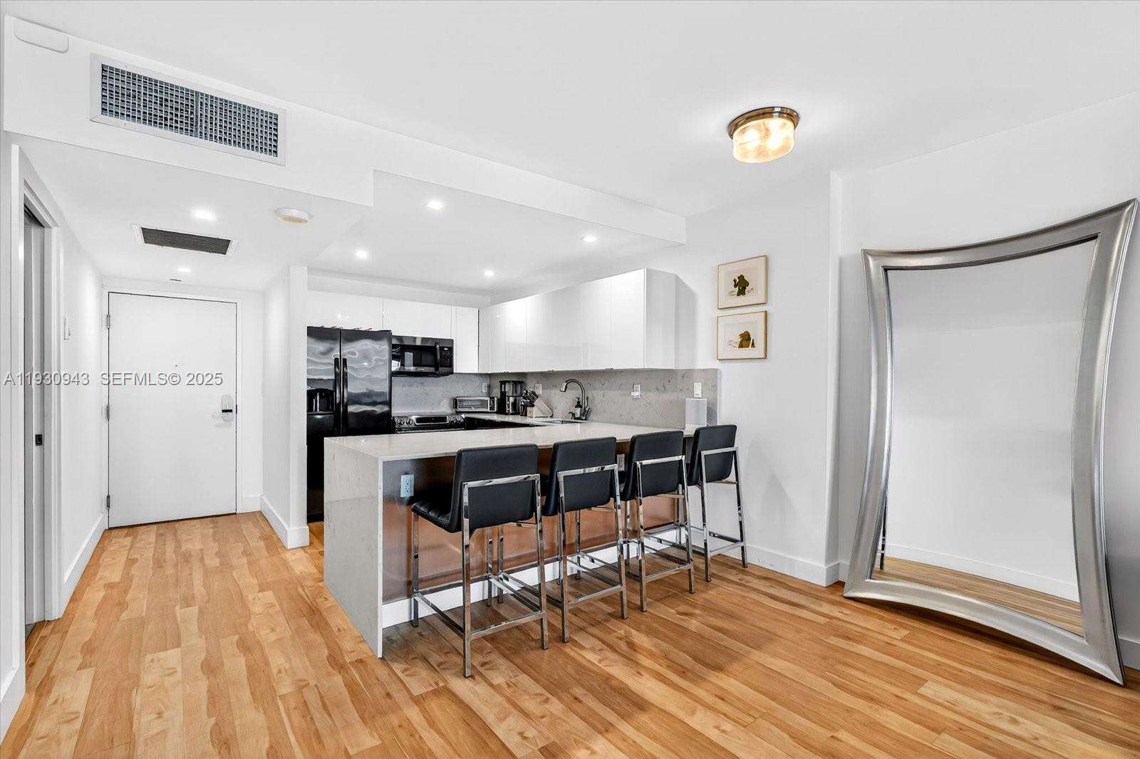 Roney Palace at 2301 Collins Ave, Miami Beach, FL 33139 - For Rent photo 5
