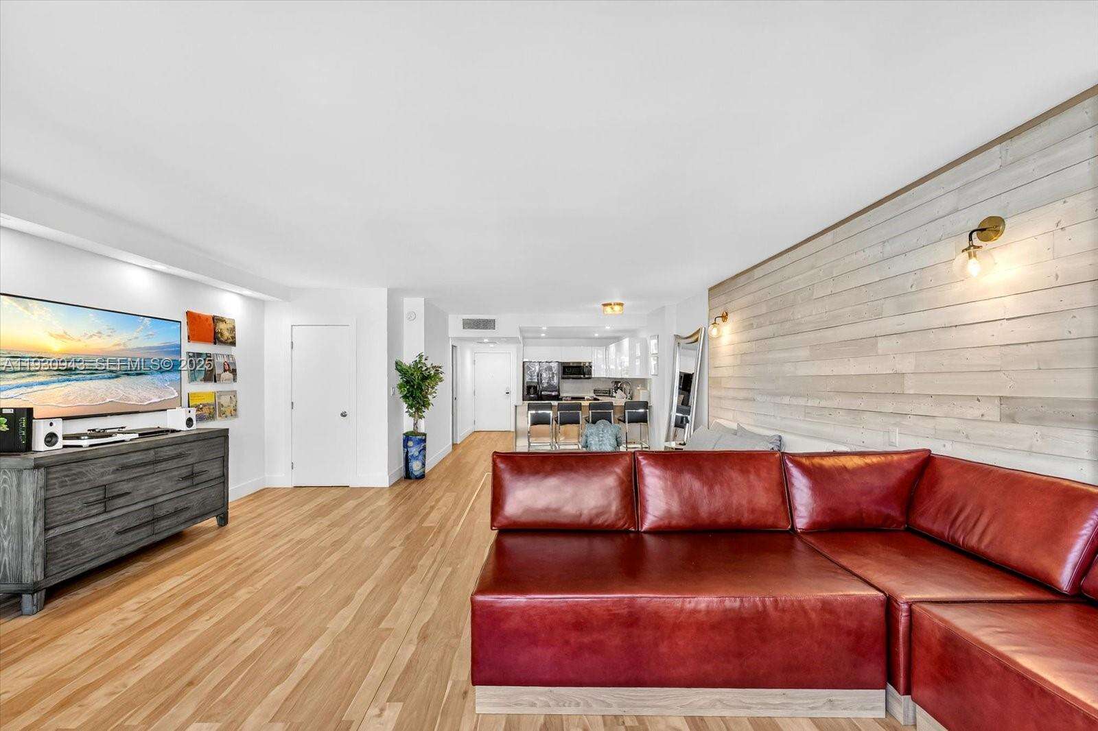 Roney Palace at 2301 Collins Ave, Miami Beach, FL 33139 - For Rent photo 7