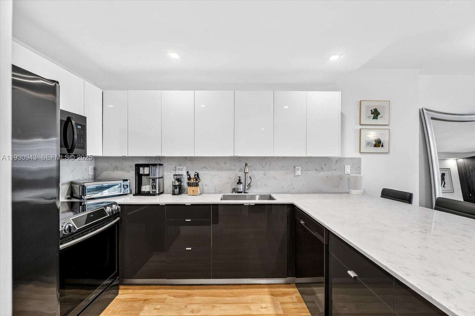 Roney Palace at 2301 Collins Ave, Miami Beach, FL 33139 - For Rent photo 8