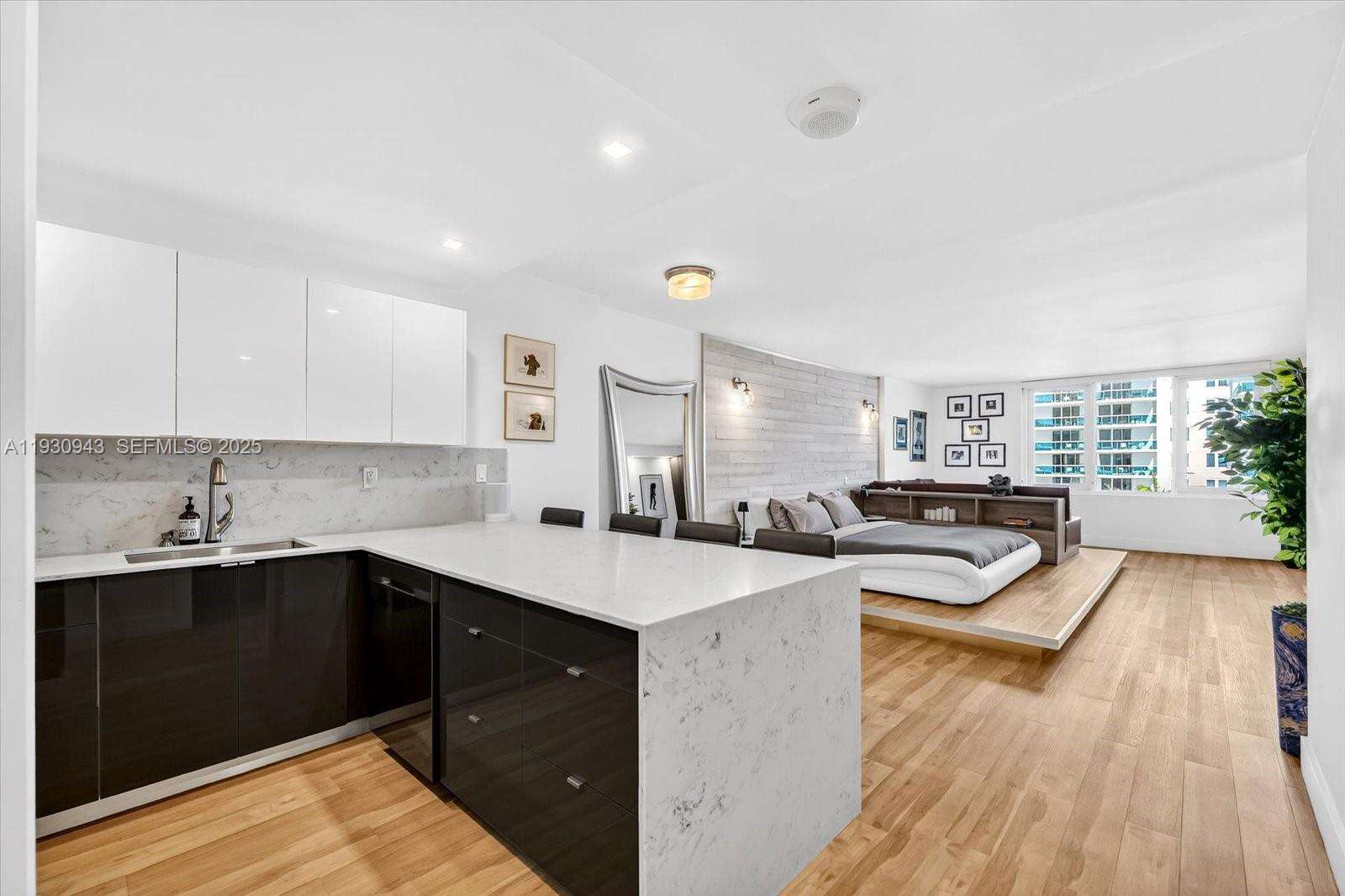 Roney Palace at 2301 Collins Ave, Miami Beach, FL 33139 - For Rent photo 10