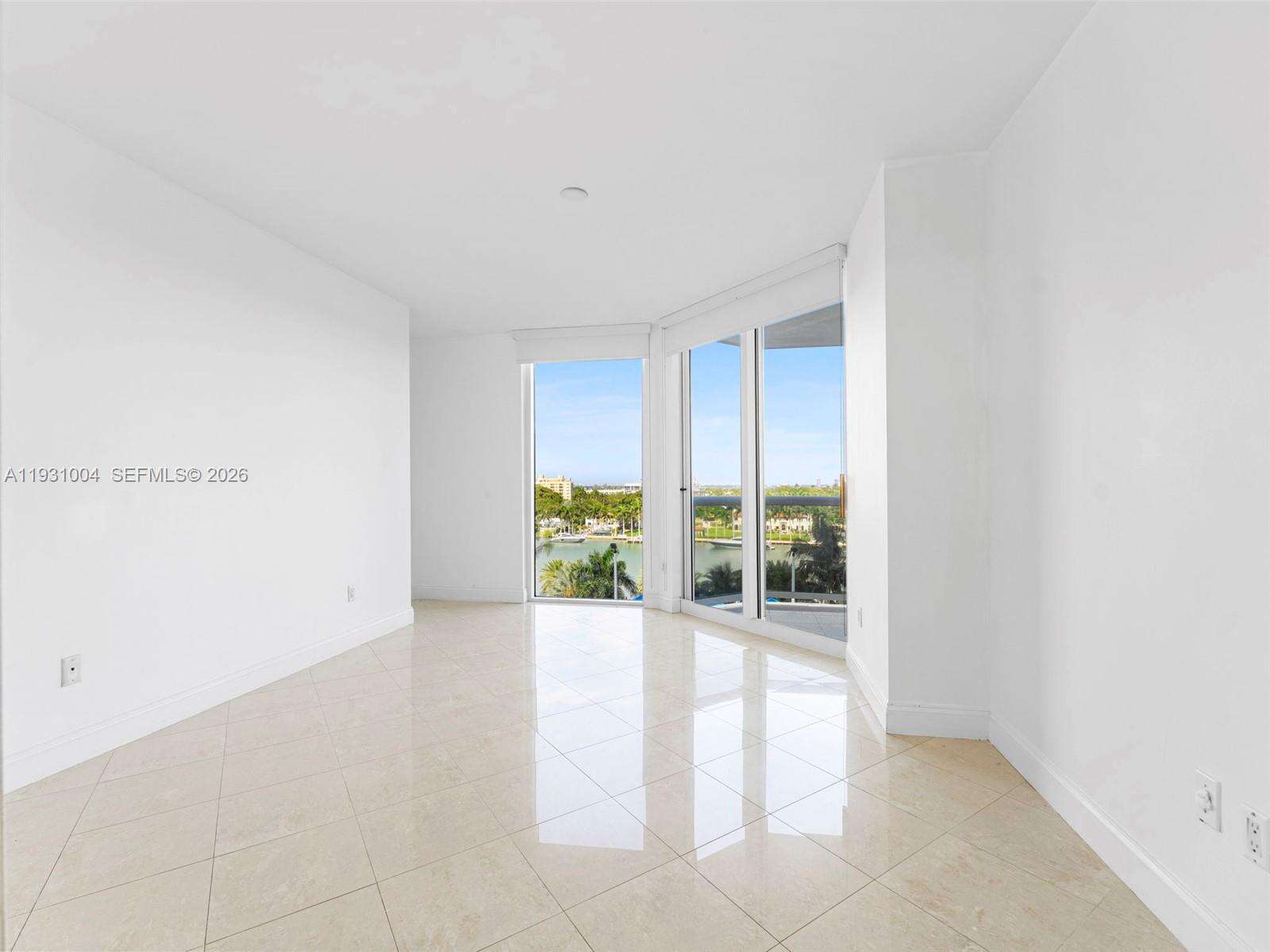 Blue Diamond at Miami Beach, FL 33140 - For Rent photo 17