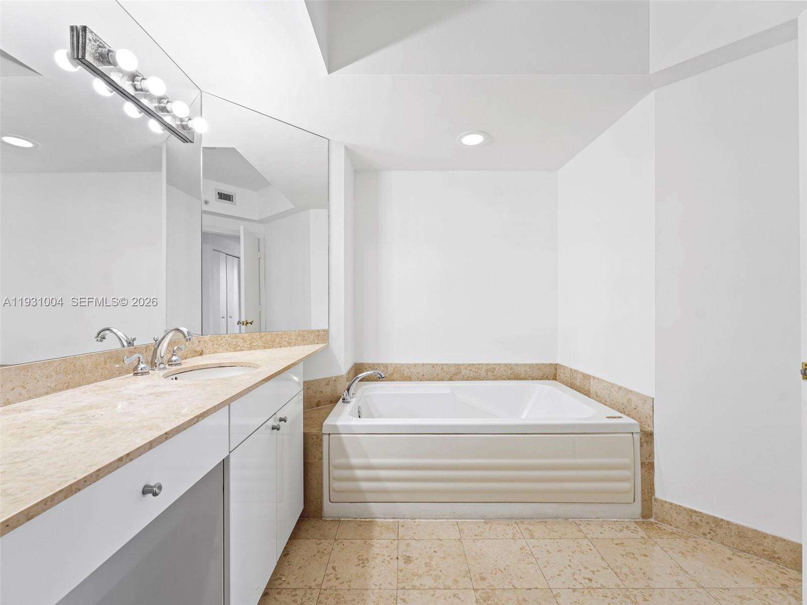 Blue Diamond at Miami Beach, FL 33140 - For Rent photo 22