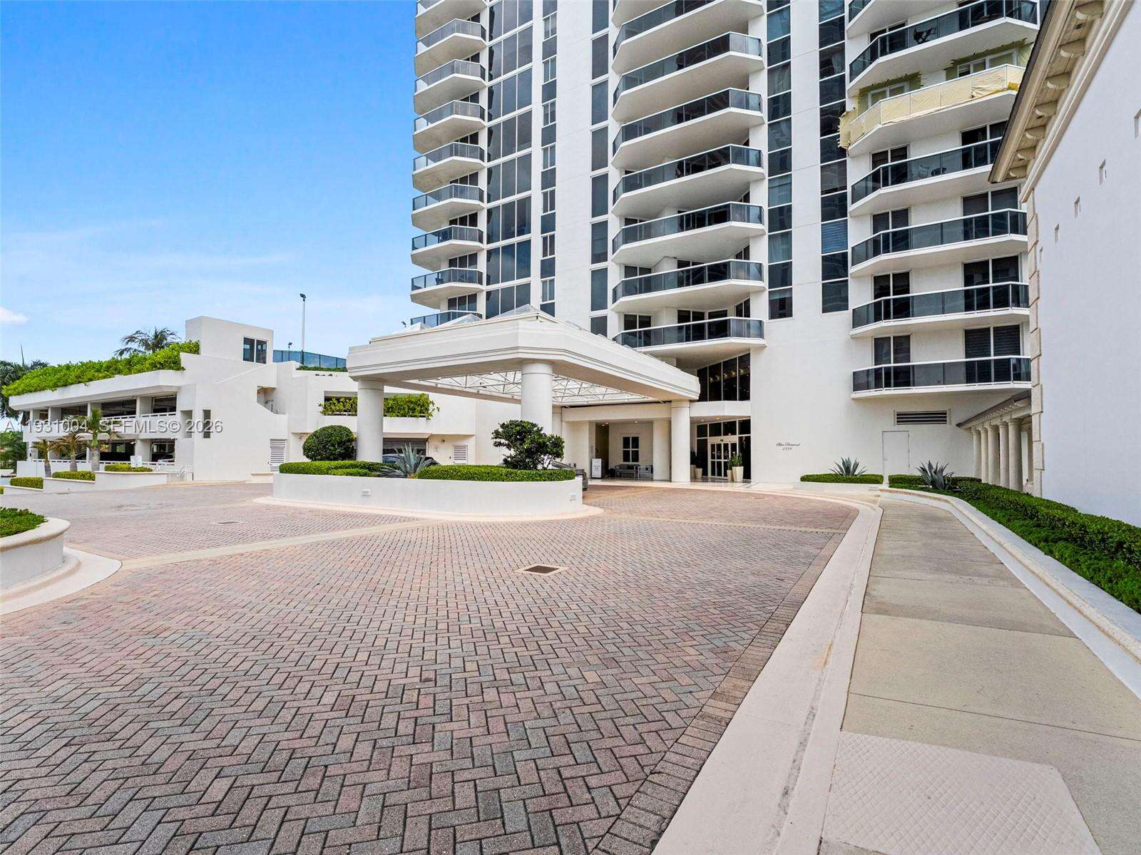 Blue Diamond at Miami Beach, FL 33140 - For Rent photo 28