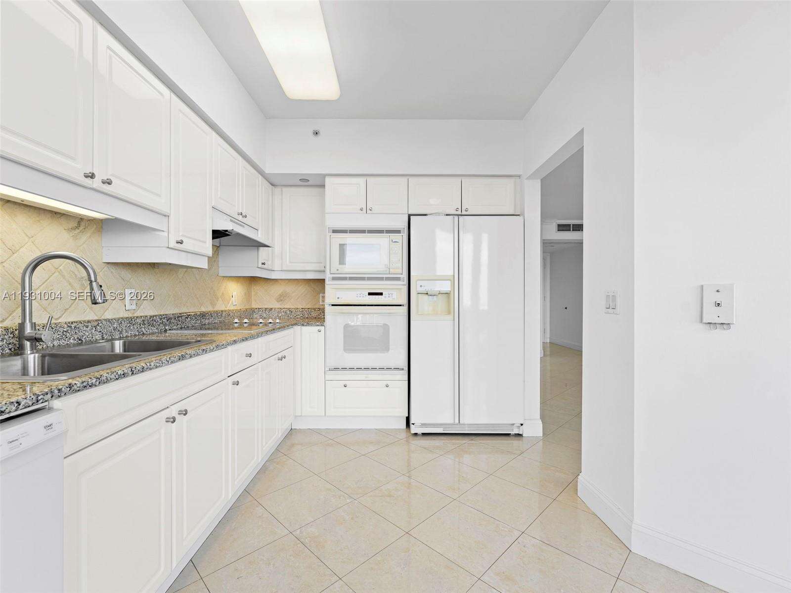 Blue Diamond at Miami Beach, FL 33140 - For Rent photo 6