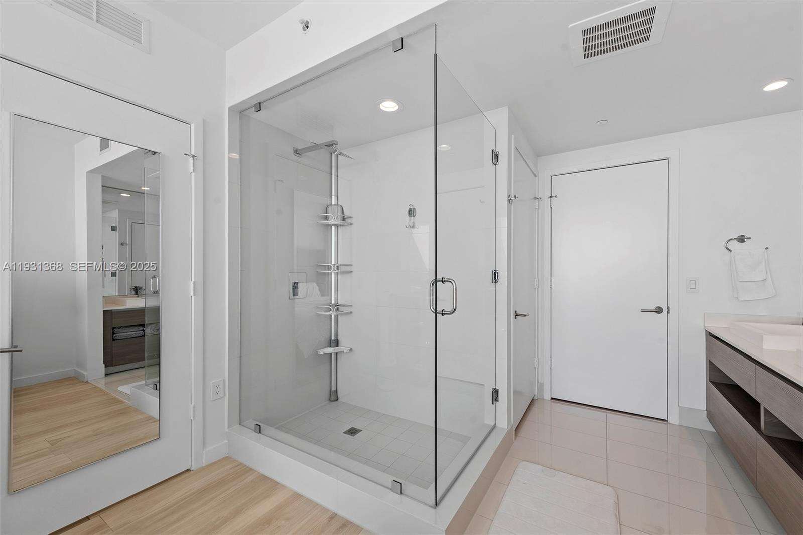 Icon Bay at 460 28 St, Miami, FL 33137 - For Rent photo 33