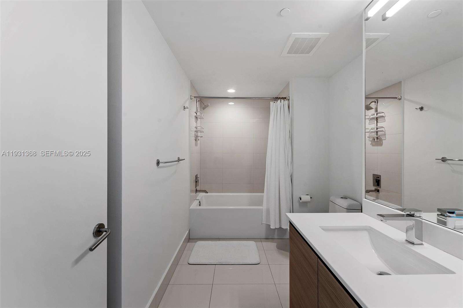 Icon Bay at 460 28 St, Miami, FL 33137 - For Rent photo 38