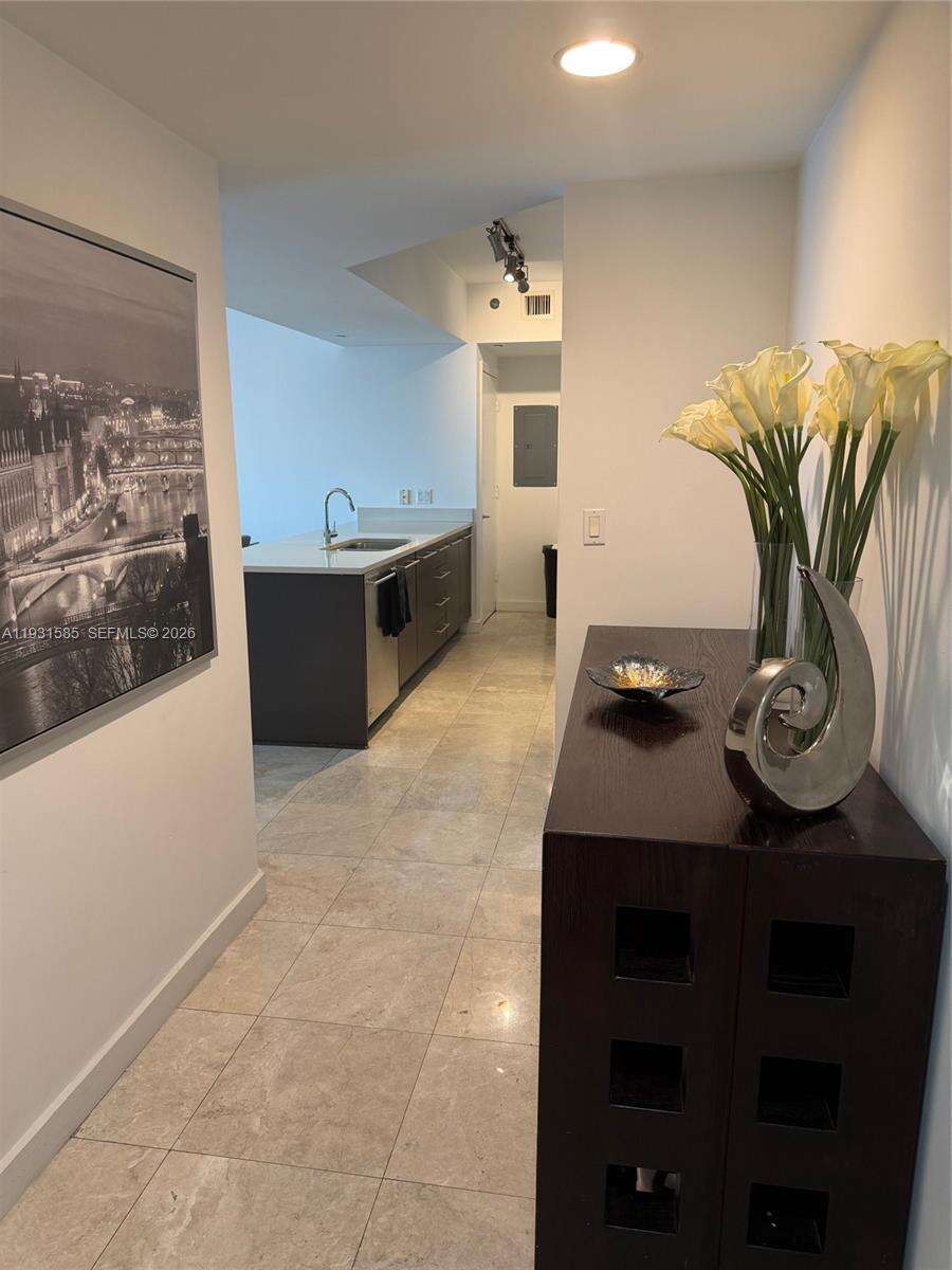 500 Brickell at 500 Brickell Ave, Miami, FL 33131 - For Rent photo 2