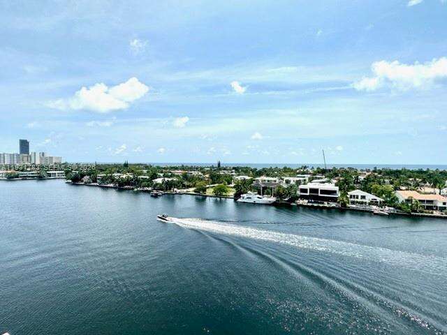 Hamptons South at 20201 Country Club Dr, Aventura, FL 33180 - For Rent photo 52