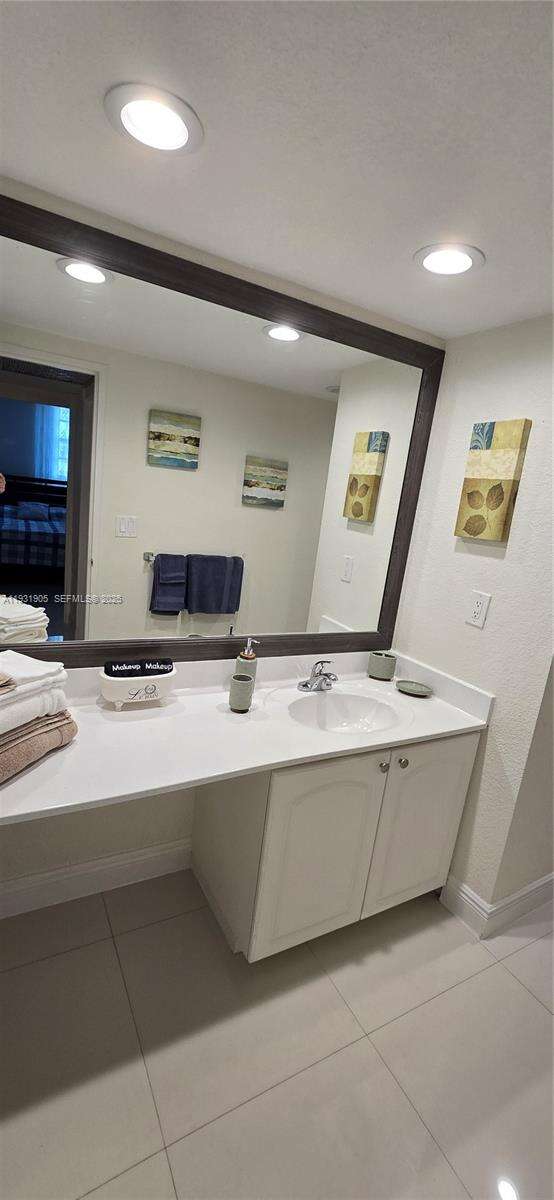 Sian Ocean Residences at 4001 Ocean Dr, Hollywood, FL 33019 - For Rent photo 16