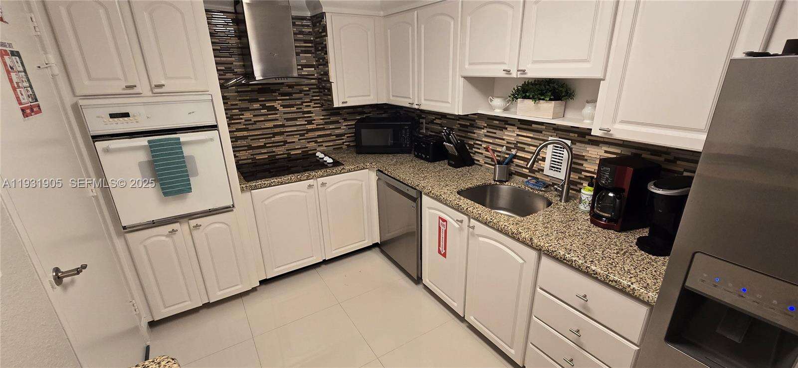 Sian Ocean Residences at 4001 Ocean Dr, Hollywood, FL 33019 - For Rent photo 3