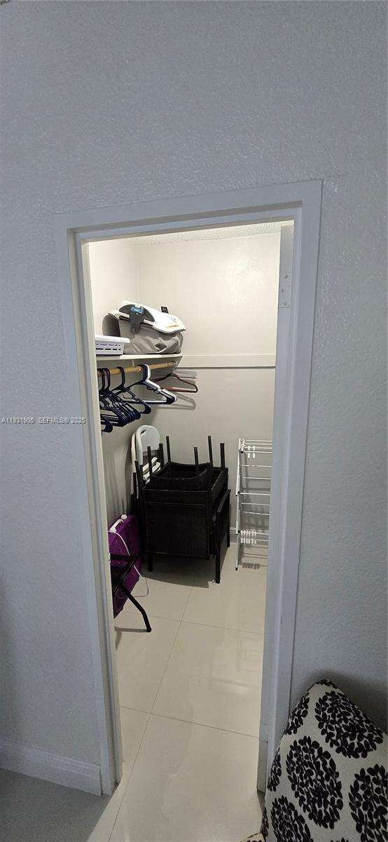 Sian Ocean Residences at 4001 Ocean Dr, Hollywood, FL 33019 - For Rent photo 22