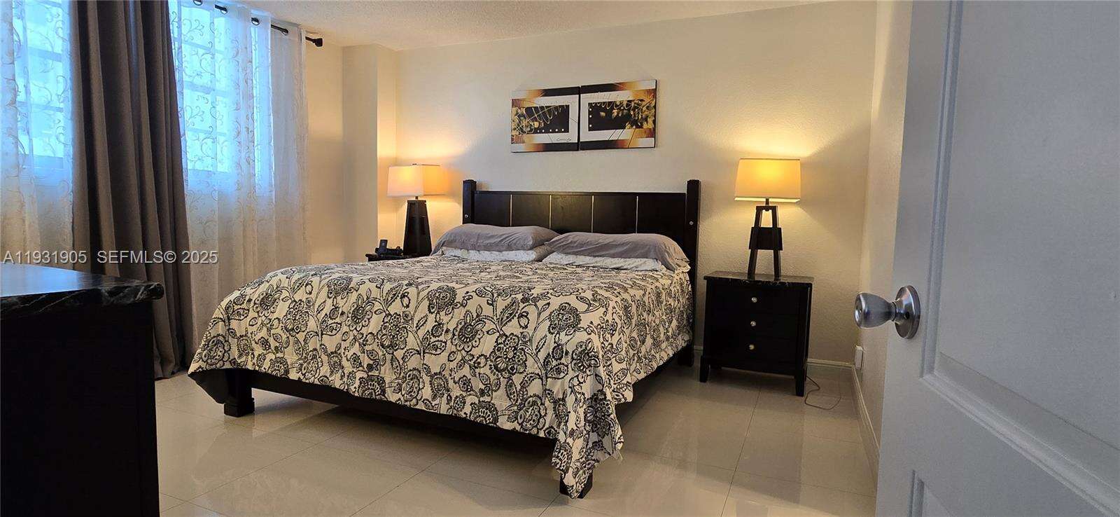 Sian Ocean Residences at 4001 Ocean Dr, Hollywood, FL 33019 - For Rent photo 4
