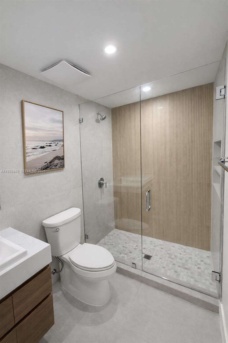 Golden Bay Club at 17050 Bay Rd, Sunny Isles Beach, FL 33160 - For Rent photo 8