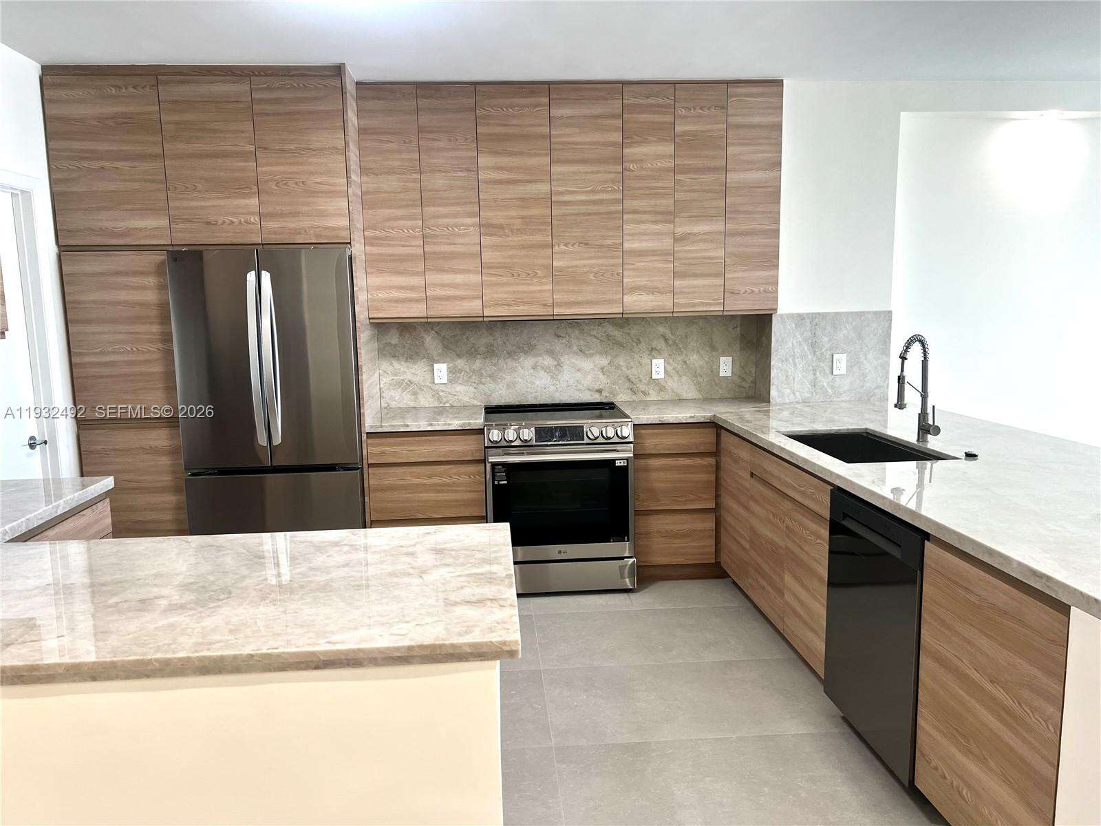 Golden Bay Club at 17050 Bay Rd, Sunny Isles Beach, FL 33160 - For Rent photo 10