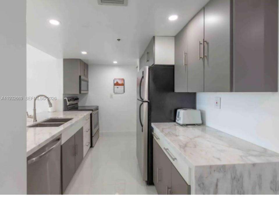 The Grand at 1717 Bayshore Dr, Miami, FL 33132 - For Rent photo 8