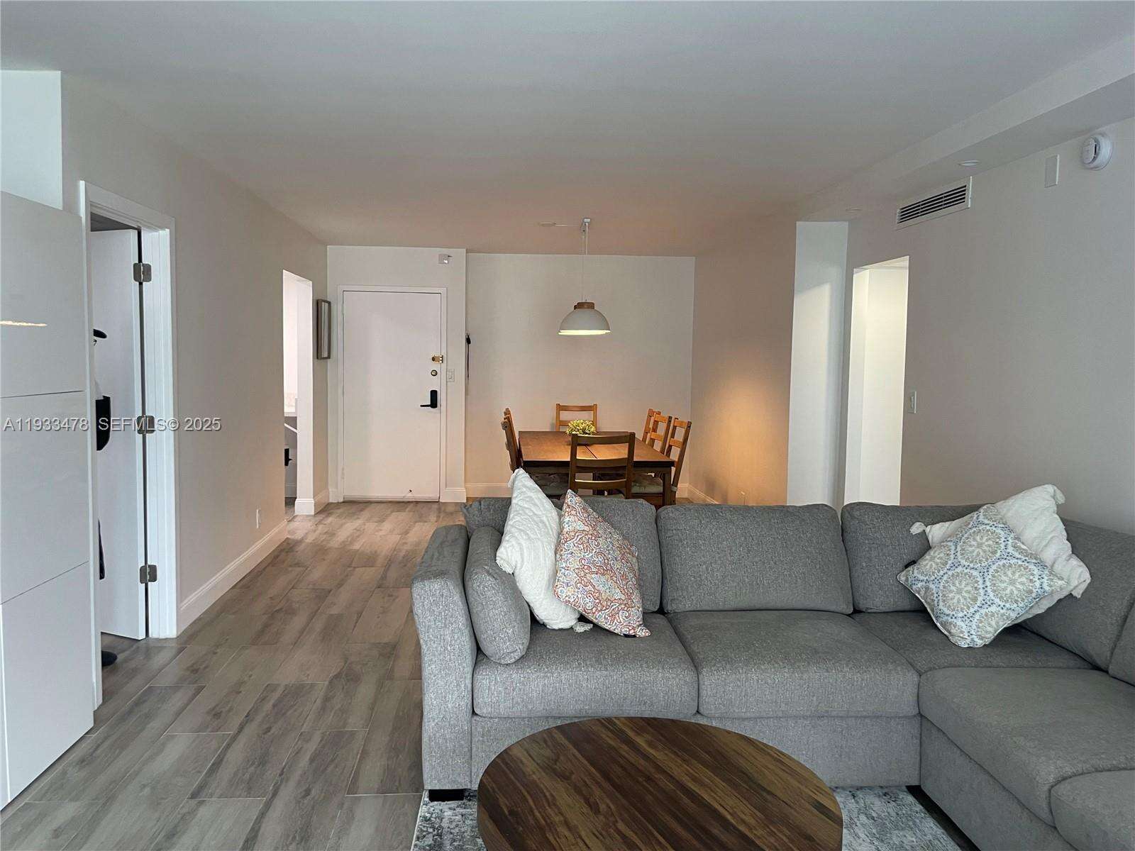 Parker Plaza at 2030 Ocean Dr, Hallandale Beach, FL 33009 - For Rent photo 14
