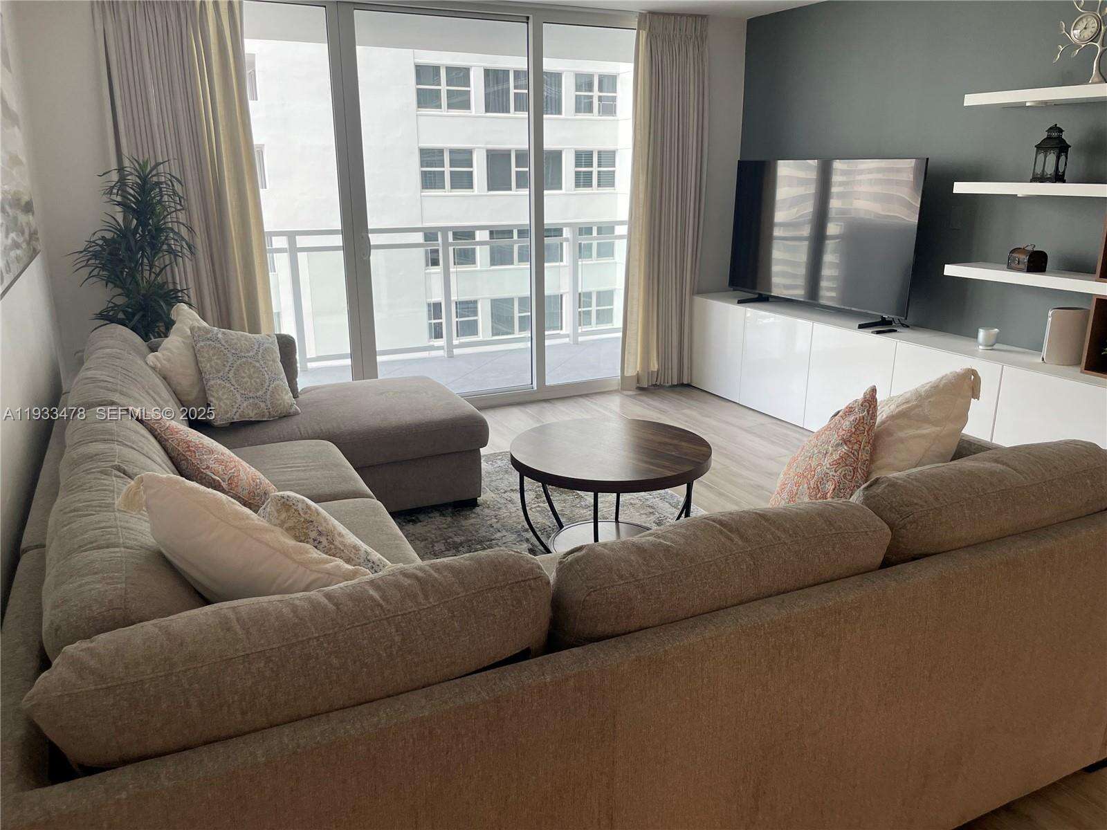 Parker Plaza at 2030 Ocean Dr, Hallandale Beach, FL 33009 - For Rent photo 15