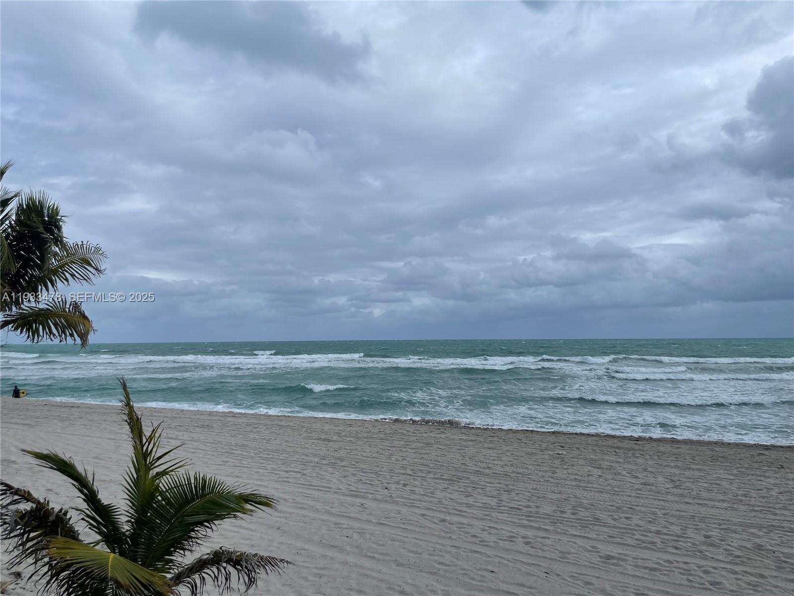 Parker Plaza at 2030 Ocean Dr, Hallandale Beach, FL 33009 - For Rent photo 5