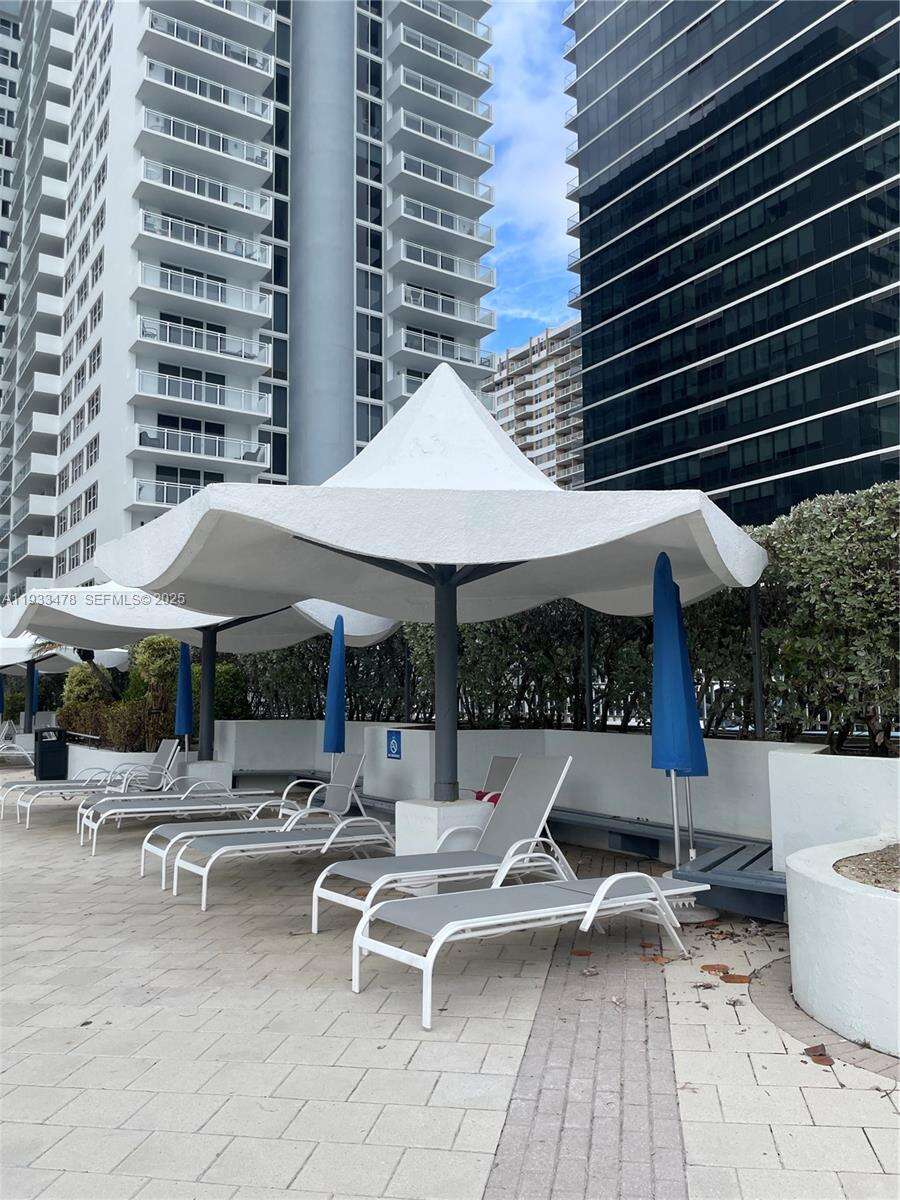 Parker Plaza at 2030 Ocean Dr, Hallandale Beach, FL 33009 - For Rent photo 43