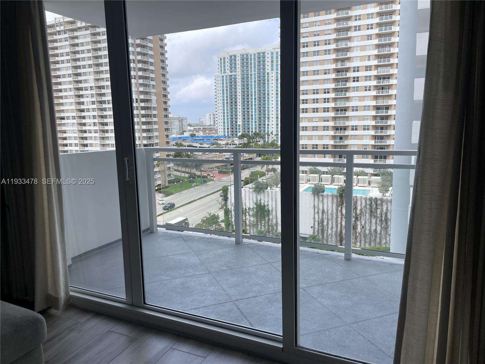 Parker Plaza at 2030 Ocean Dr, Hallandale Beach, FL 33009 - For Rent photo 6