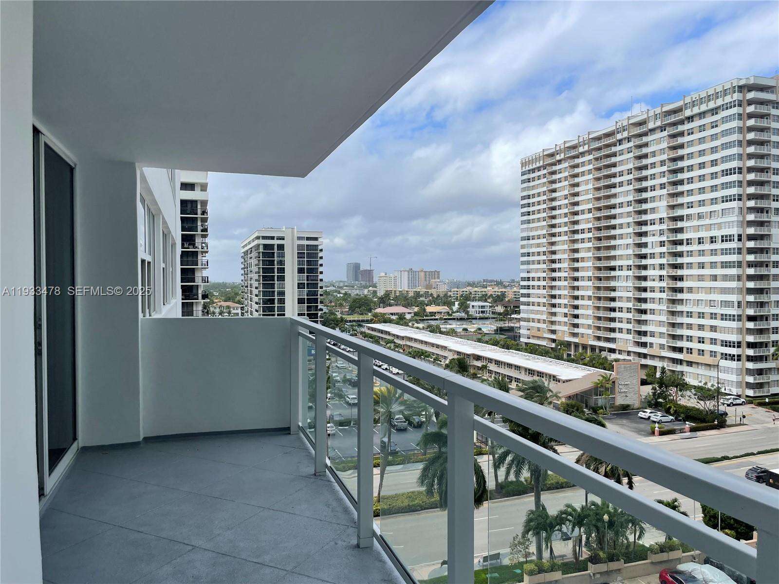 Parker Plaza at 2030 Ocean Dr, Hallandale Beach, FL 33009 - For Rent photo 7