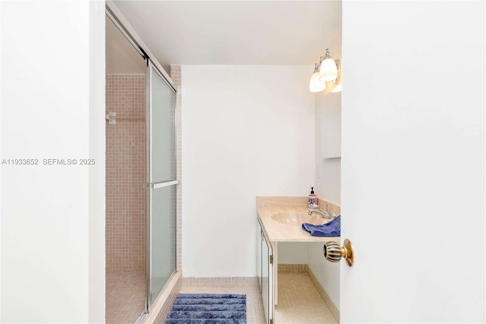 Aquarius at 2751 Ocean Dr, Hollywood, FL 33019 - For Rent photo 16